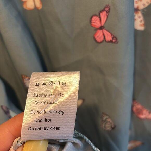 Tazaiy blouse with butterflies size medium - Picture 7 of 8